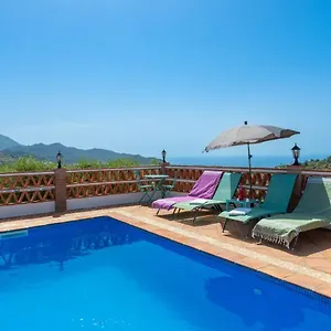 https://gorgeous-villa-with-views-and-cosy-outdoor-area.1costadelsol.com